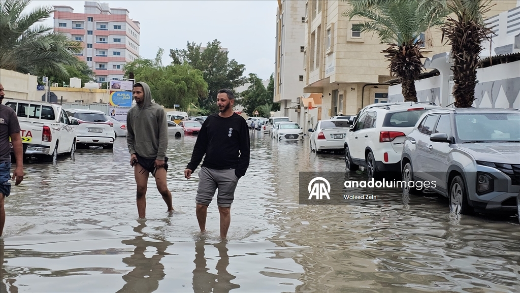 BAE'de sağanak hayatı olumsuz etkiledi