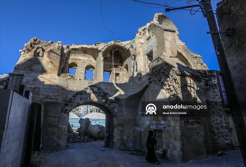 Han Yunus’taki Barkuk Kalesi İsrail saldırılarında tahrip oldu