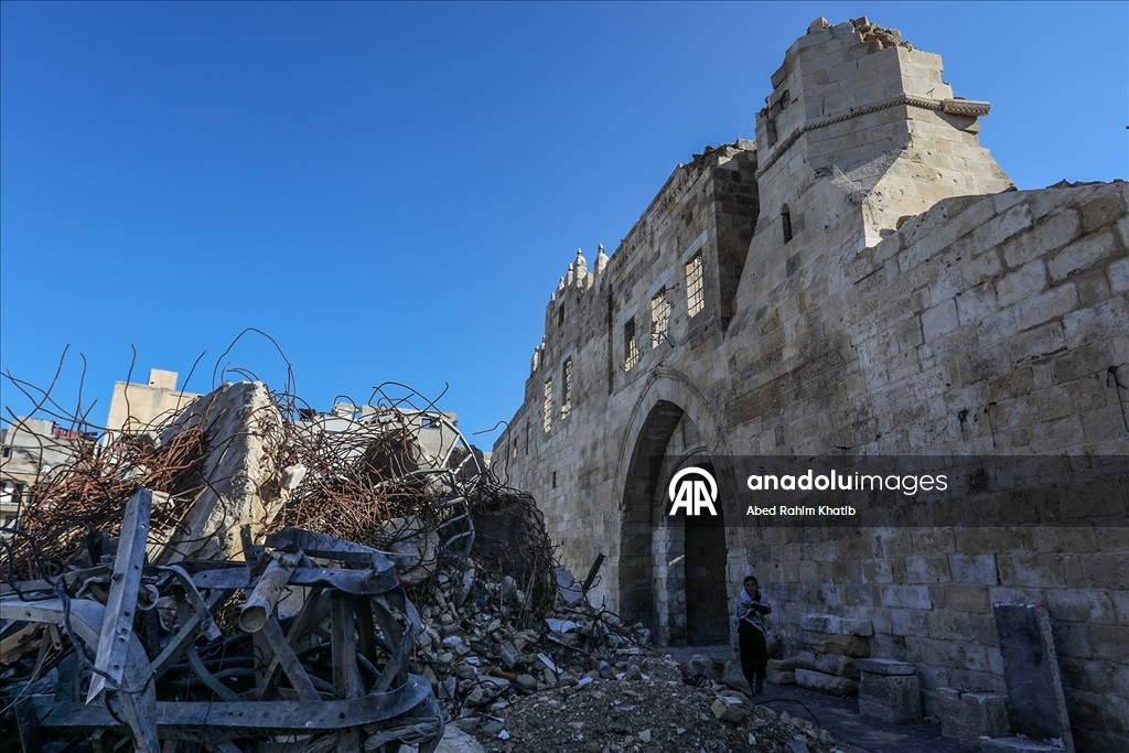 Han Yunus’taki Barkuk Kalesi İsrail saldırılarında tahrip oldu