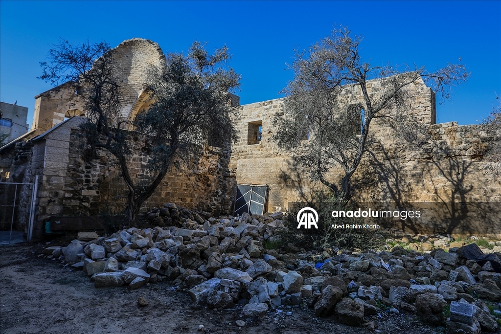 Han Yunus’taki Barkuk Kalesi İsrail saldırılarında tahrip oldu