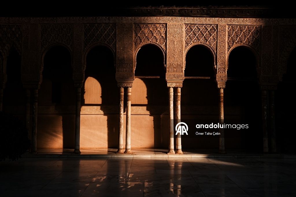 “Endülüs’ün Kızıl Tacı: El Hamra Sarayı”