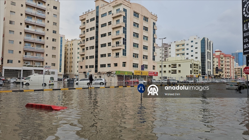 BAE'de sağanak hayatı olumsuz etkiledi