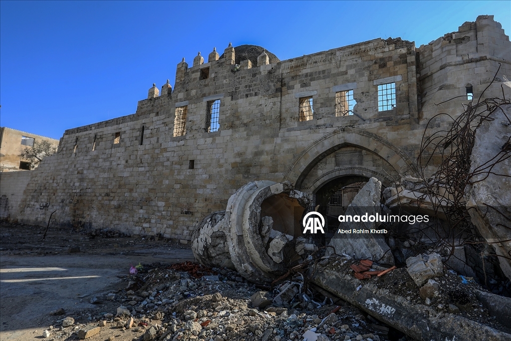 Han Yunus’taki Barkuk Kalesi İsrail saldırılarında tahrip oldu