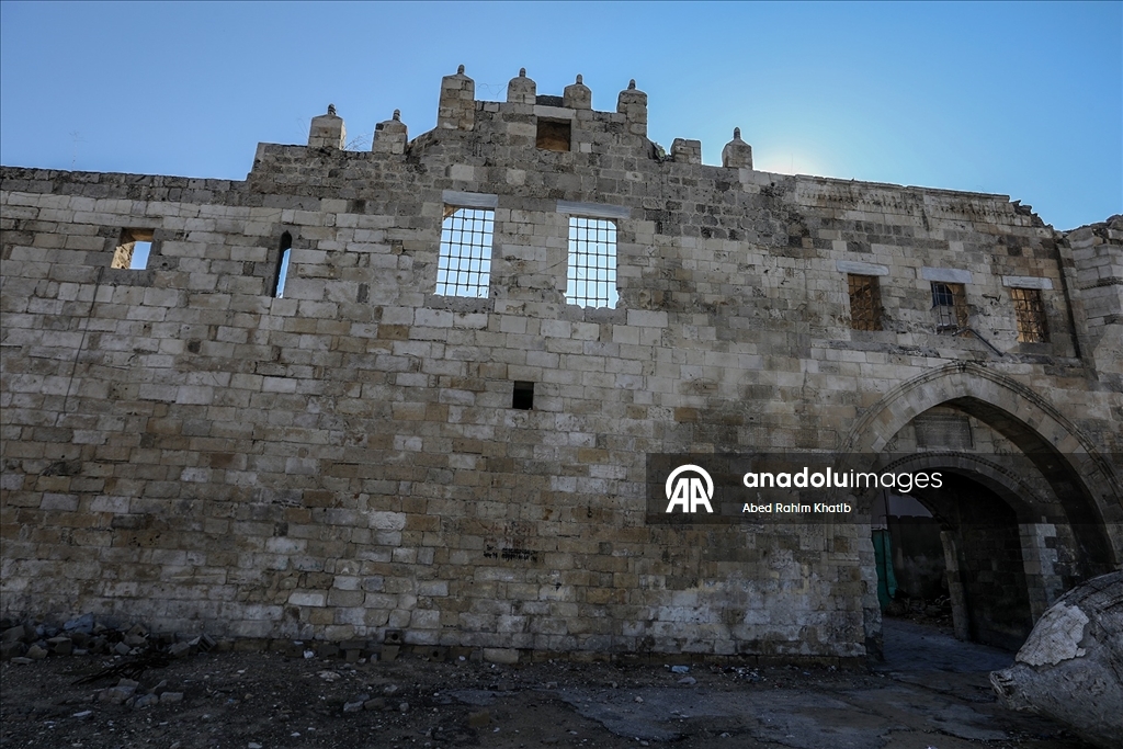 Han Yunus’taki Barkuk Kalesi İsrail saldırılarında tahrip oldu