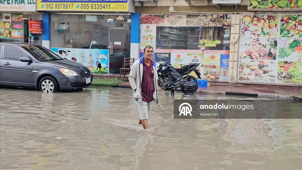 BAE'de sağanak hayatı olumsuz etkiledi