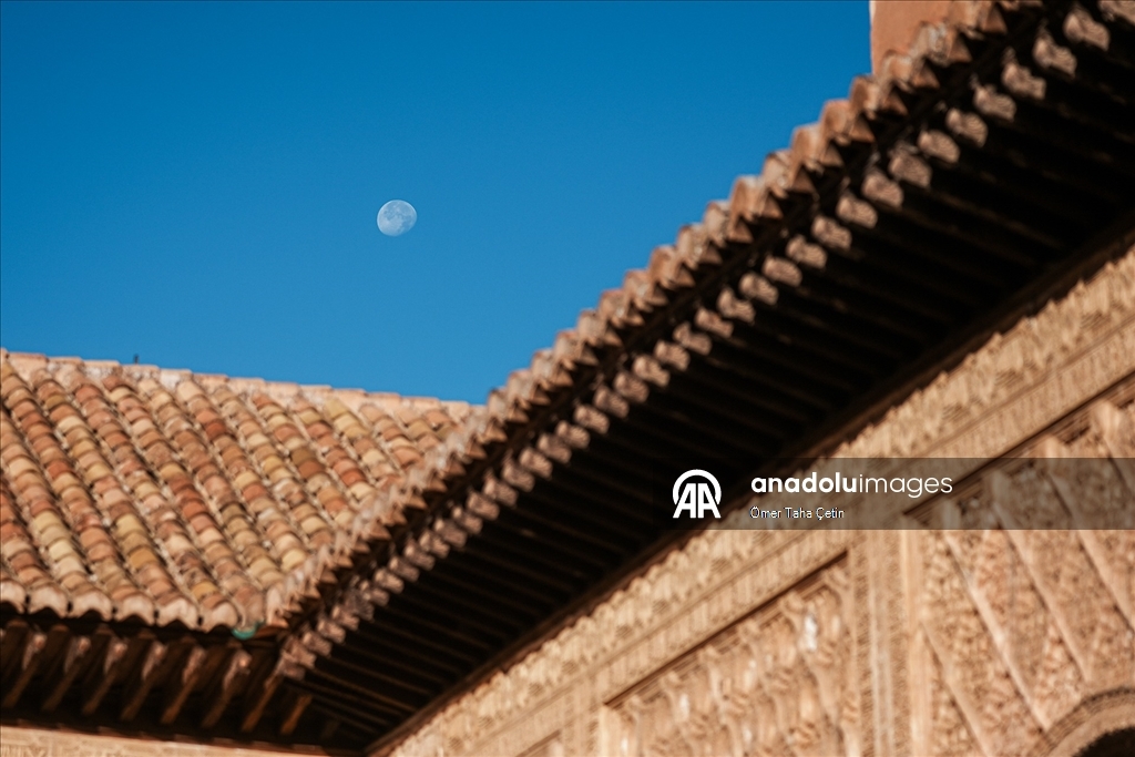 “Endülüs’ün Kızıl Tacı: El Hamra Sarayı”