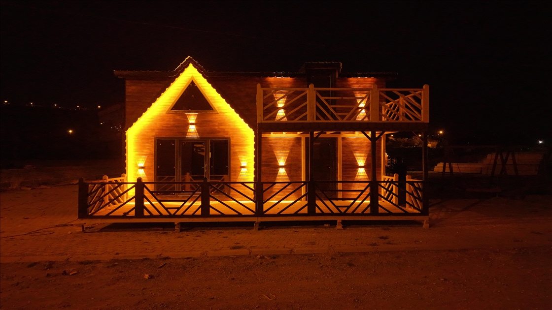 Vanlı kardeşlerin ürettiği çevre dostu ahşap evler birçok ile satılıyor