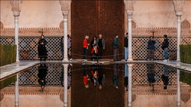 “Endülüs’ün Kızıl Tacı: El Hamra Sarayı”