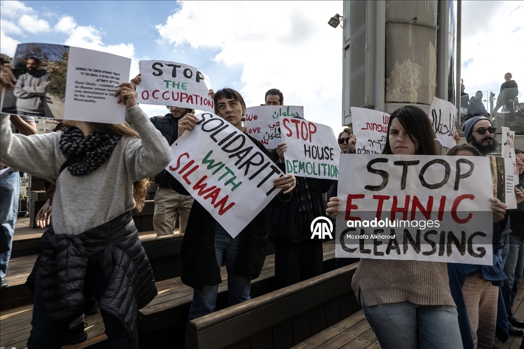 شرطة إسرائيل تهاجم مظاهرة يسارية محدودة ضد تهجير فلسطينيين من سلوان