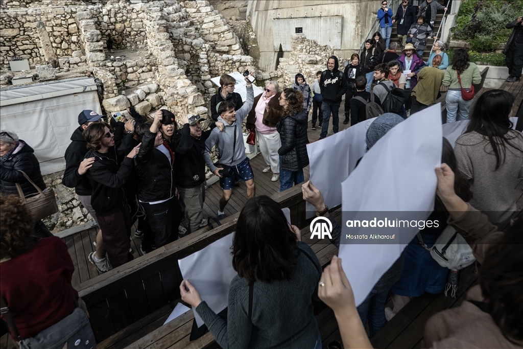 شرطة إسرائيل تهاجم مظاهرة يسارية محدودة ضد تهجير فلسطينيين من سلوان