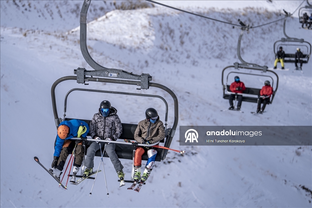Palandöken, Türkiye'nin her tarafından kayakseverleri ağırlıyor