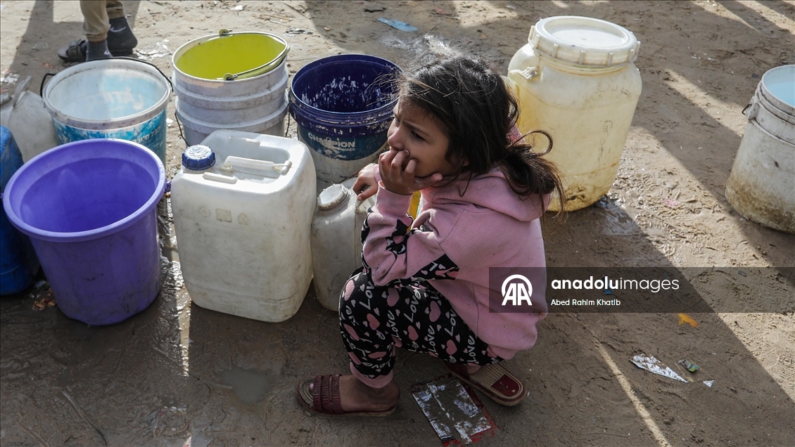 Gazze’de çadır kamplarında içme suyu krizi devam ediyor