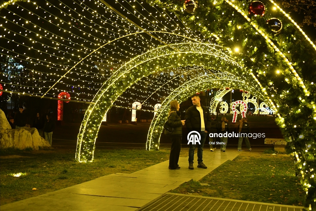 Подготовка к Новому году в Тиране