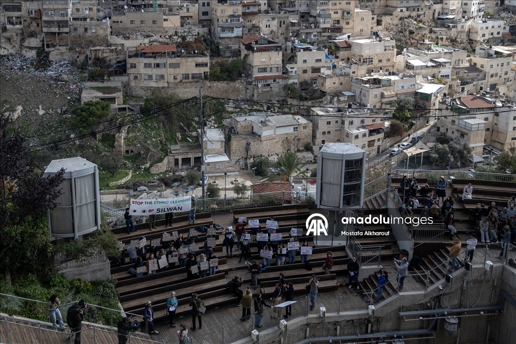 شرطة إسرائيل تهاجم مظاهرة يسارية محدودة ضد تهجير فلسطينيين من سلوان