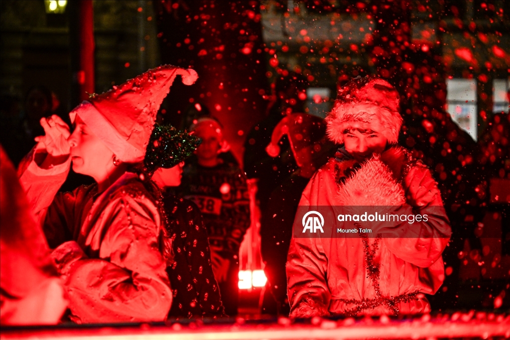 В рамках мероприятия SantaRun в Нидерландах состоялся сбор средств на борьбу с детской бедностью