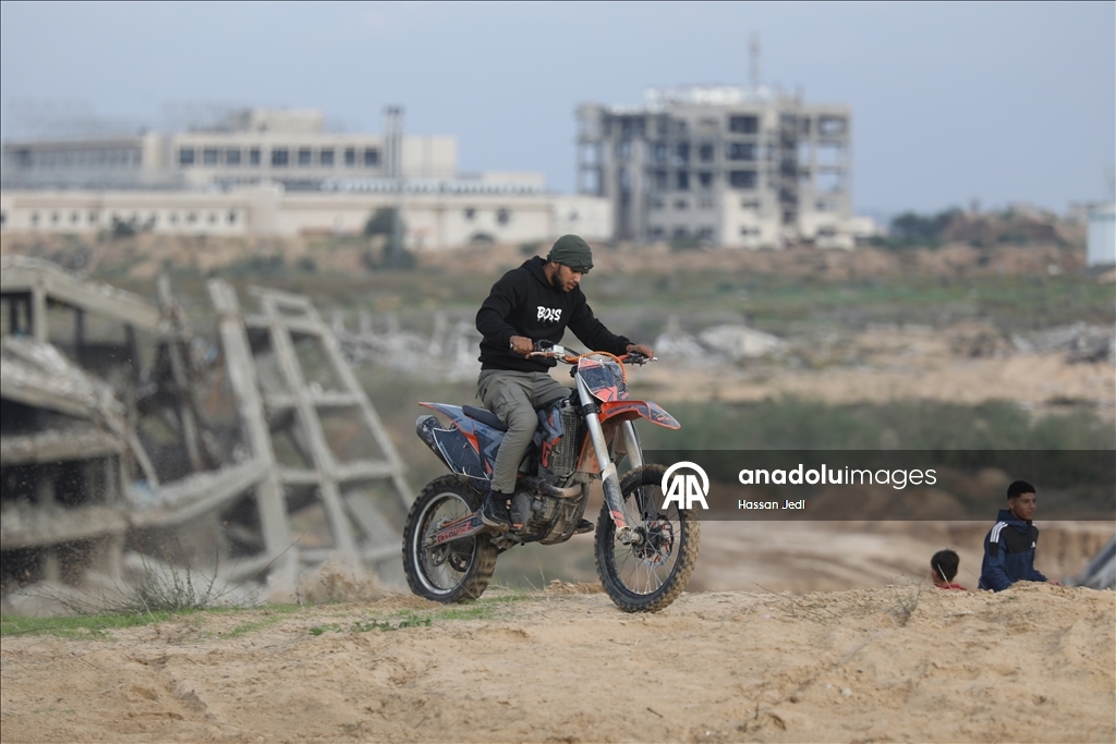 Gazze’de iki yıl aradan sonra motosiklet tutkusu yeniden canlandı