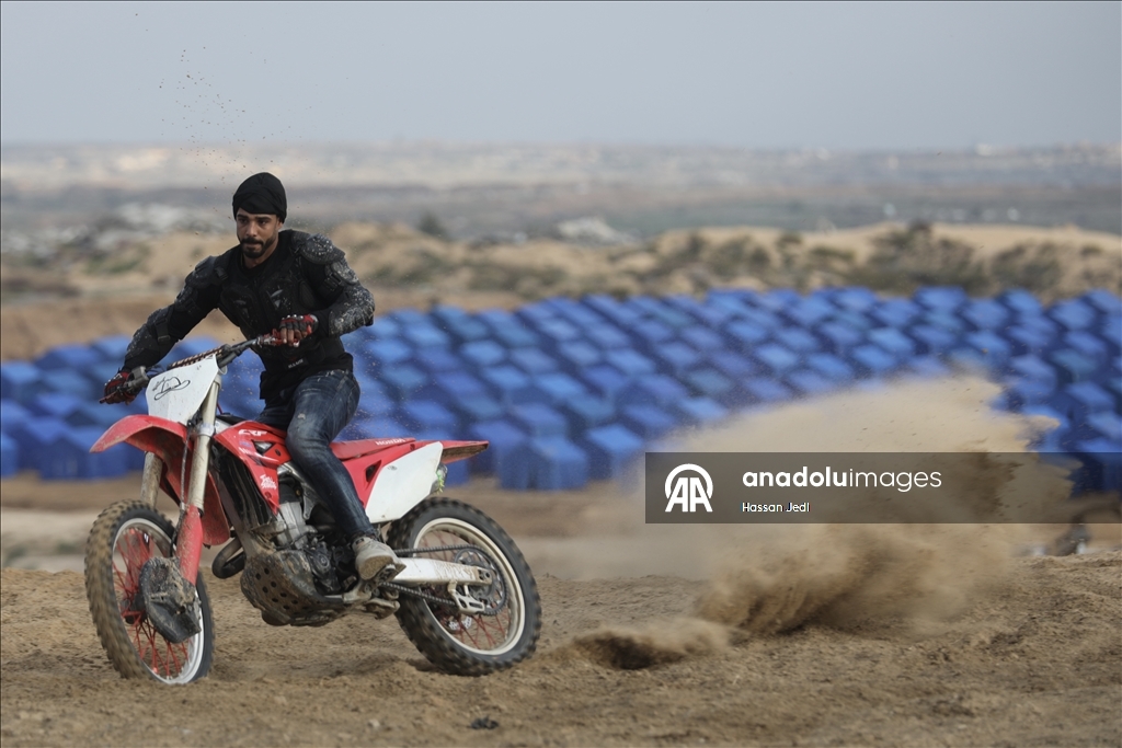 Gazze’de iki yıl aradan sonra motosiklet tutkusu yeniden canlandı