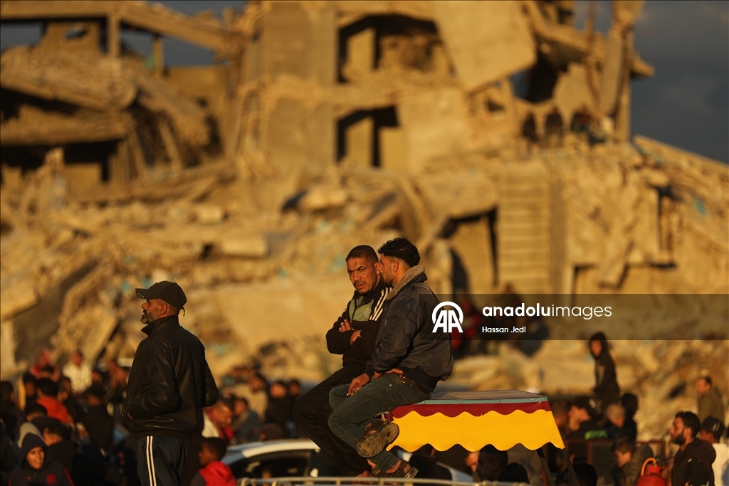 Gazze'de Nusayrat Mülteci Kampı’nda yıkımın gölgesinde günlük yaşam