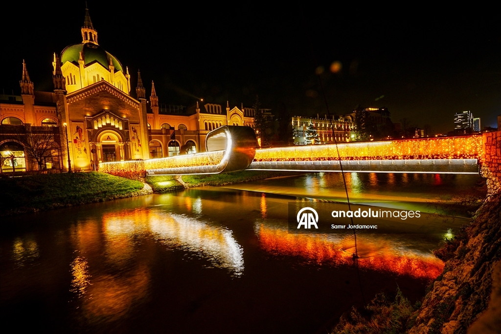 Osvijetljeni sarajevski mostovi daju posebnu draž prazničnoj atmosferi