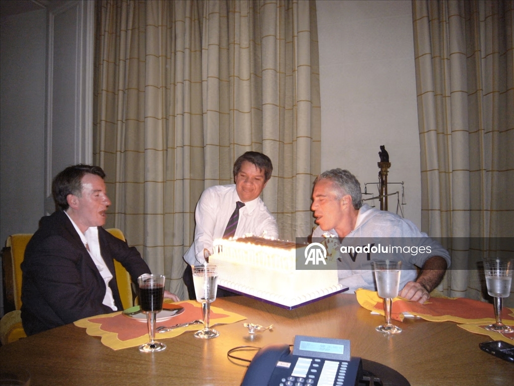 ABD Adalet Bakanlığı, Epstein dosyalarının bir kısmını yayımlamaya başladı