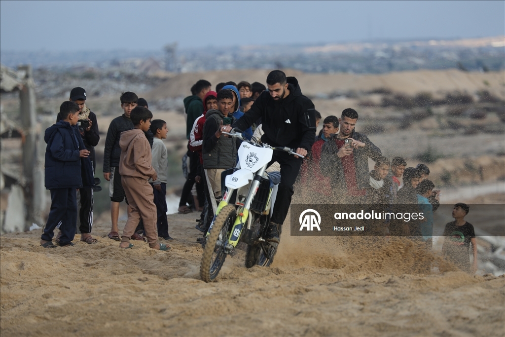 Gazze’de iki yıl aradan sonra motosiklet tutkusu yeniden canlandı