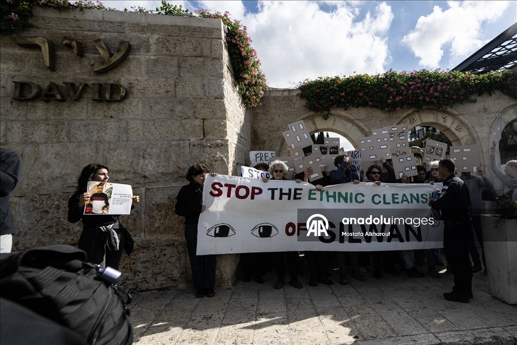 شرطة إسرائيل تهاجم مظاهرة يسارية محدودة ضد تهجير فلسطينيين من سلوان