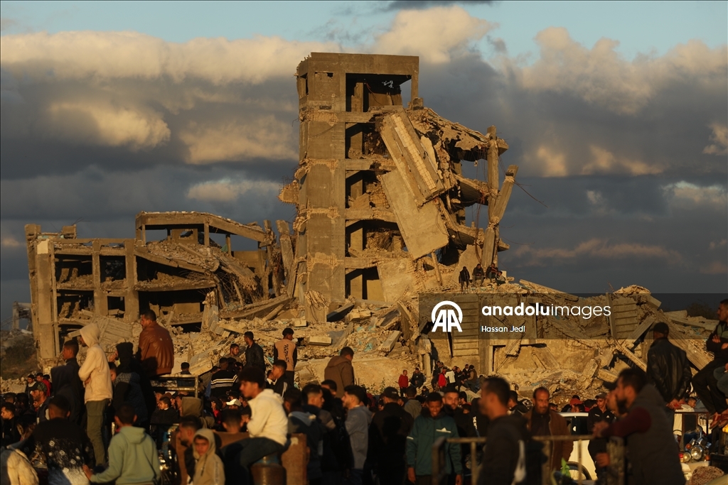 Gazze'de Nusayrat Mülteci Kampı’nda yıkımın gölgesinde günlük yaşam