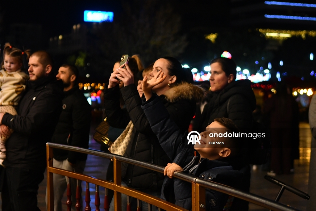 Подготовка к Новому году в Тиране