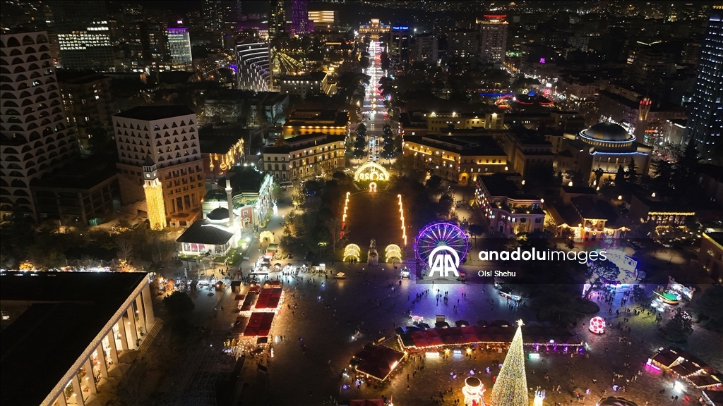 Подготовка к Новому году в Тиране