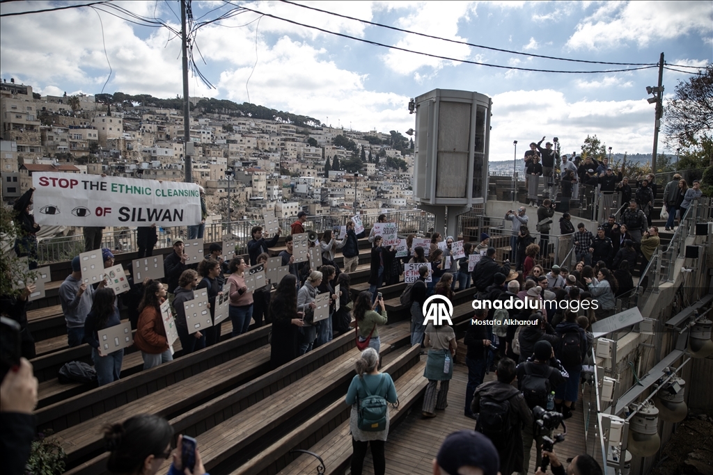 شرطة إسرائيل تهاجم مظاهرة يسارية محدودة ضد تهجير فلسطينيين من سلوان