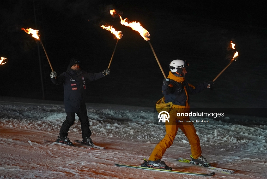 تركيا.. انطلاق موسم التزلج في "بالاندوكان" بأجواء احتفالية