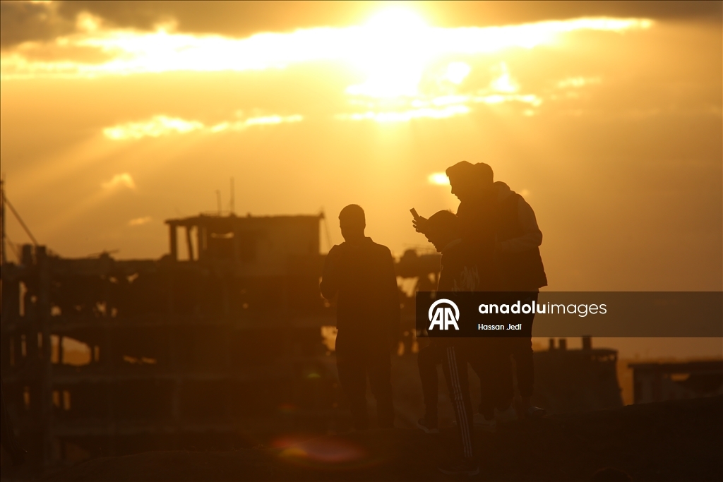Gazze'de Nusayrat Mülteci Kampı’nda yıkımın gölgesinde günlük yaşam