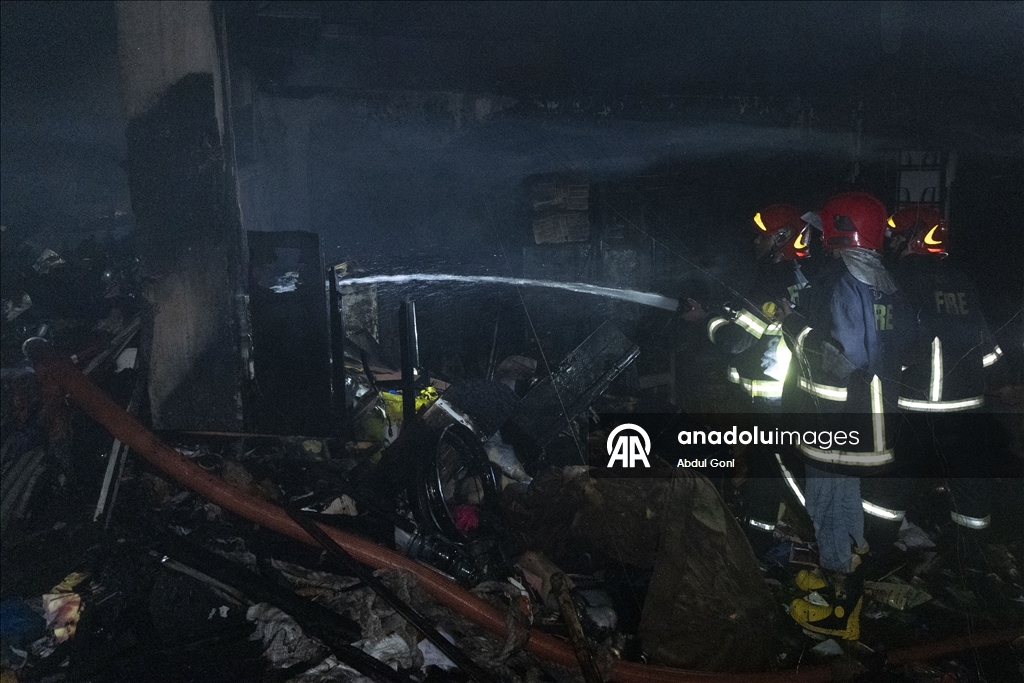 Офис культурного центра Udichi в Дакке пострадал от пожара