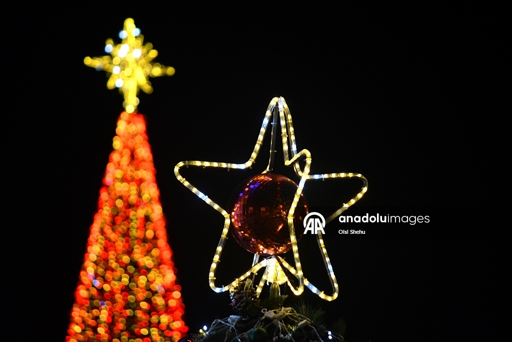 Подготовка к Новому году в Тиране