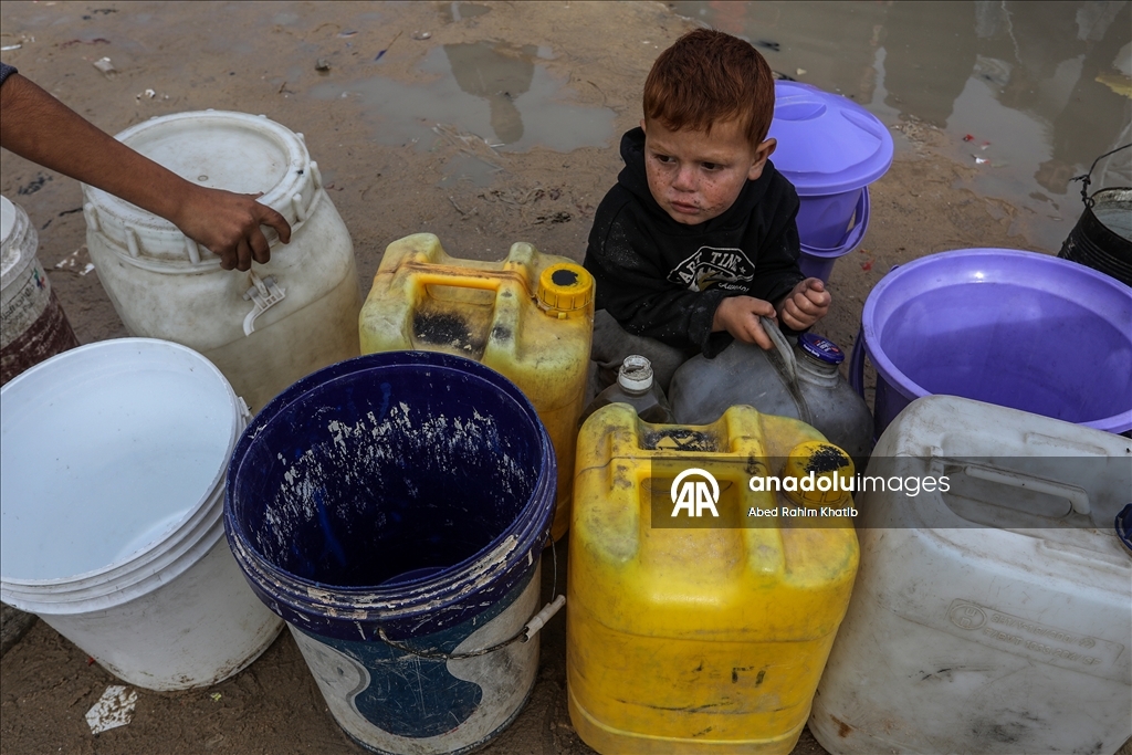 Gazze’de çadır kamplarında içme suyu krizi devam ediyor