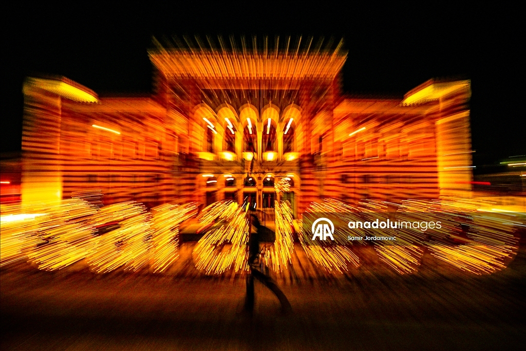 Osvijetljeni sarajevski mostovi daju posebnu draž prazničnoj atmosferi