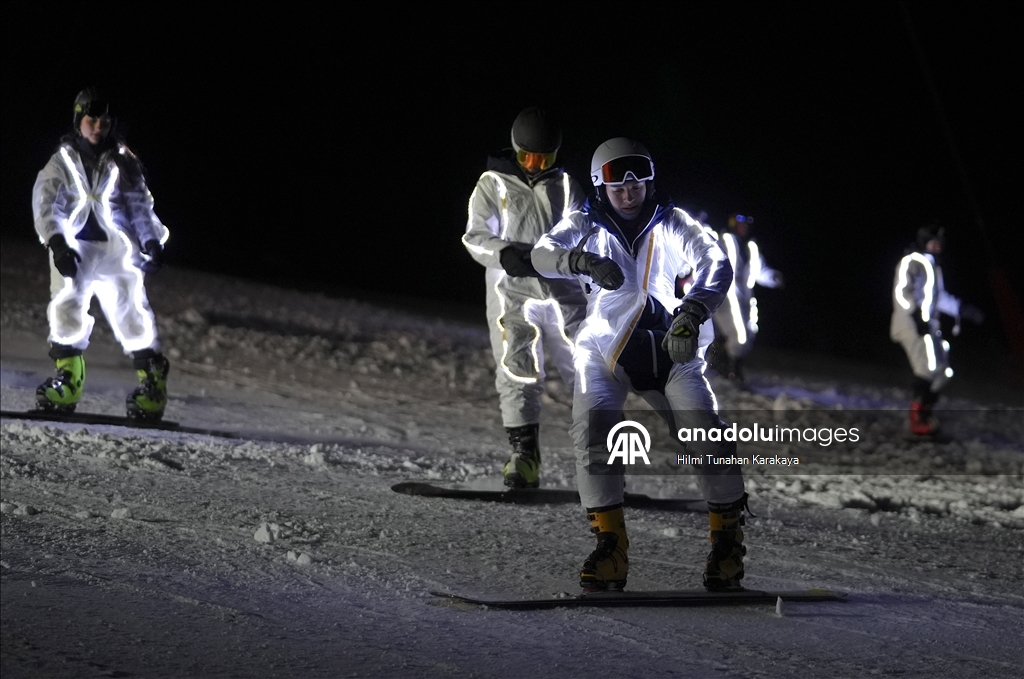 تركيا.. انطلاق موسم التزلج في "بالاندوكان" بأجواء احتفالية