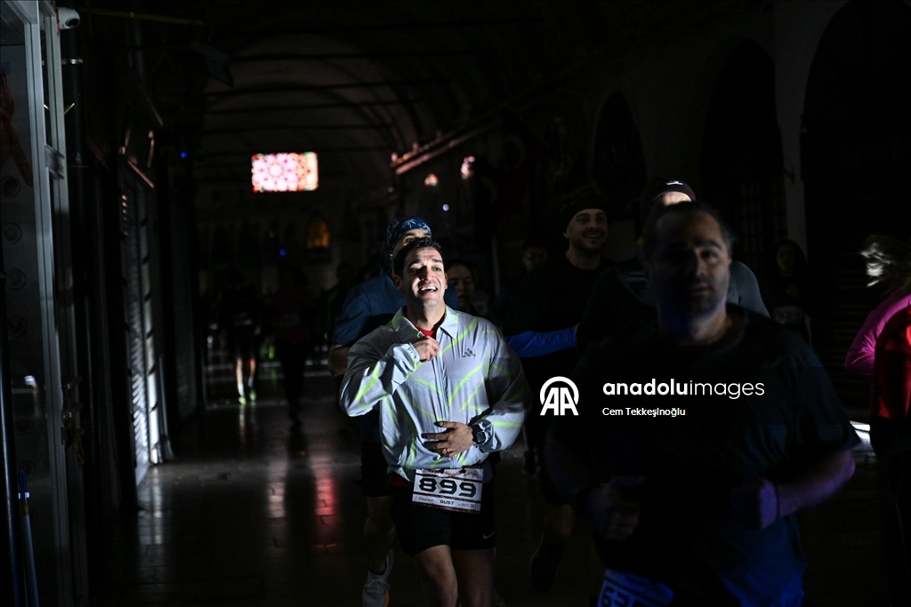Yılın en uzun gecesinde Kapalı Çarşı'da yarıştılar