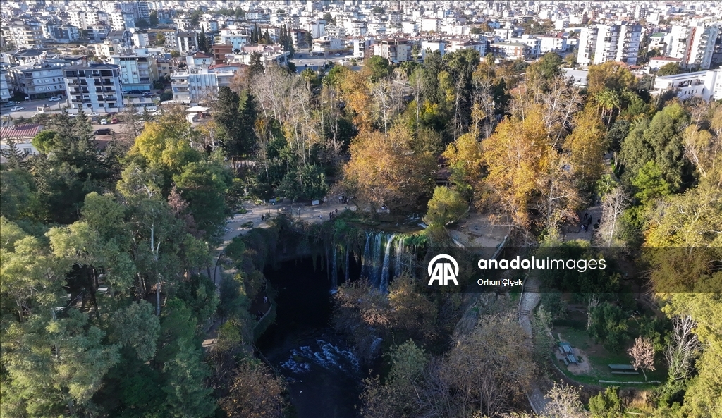 وجهة طبيعية بارزة في أنطاليا التركية.. شلال دودن يستقطب 900 ألف سائح