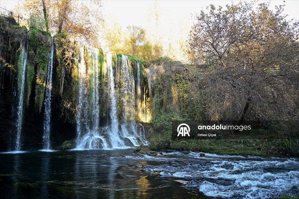 Düden Şelalesi dört mevsim ziyaretçi ağırlıyor