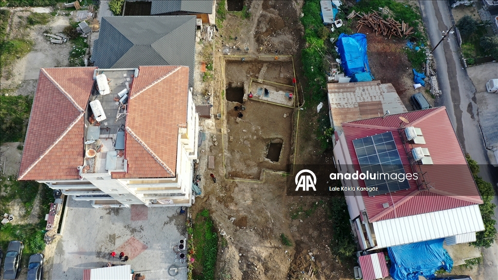 تركيا تستكمل استخراج فسيفساء تحمل نقوشا يونانية