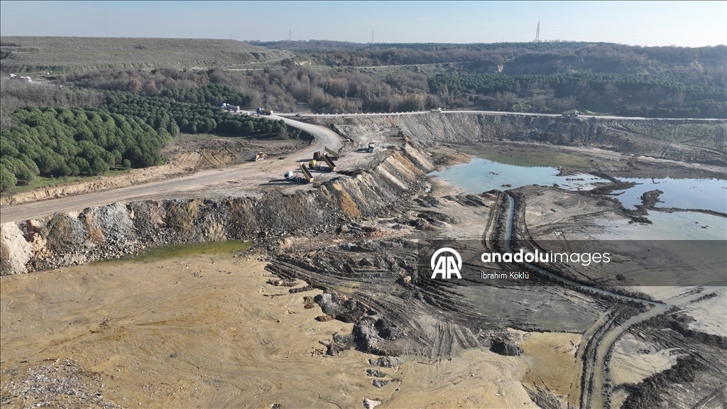 Uzmanlardan Arnavutköy'deki Mavi Göl için "korunabilirdi" eleştirisi