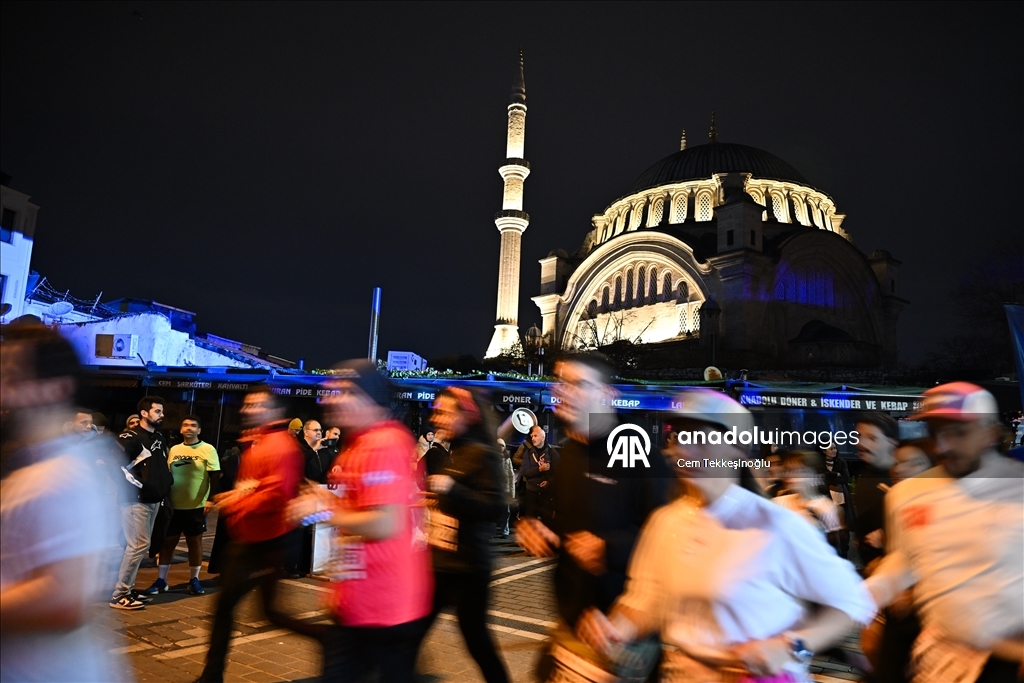 Yılın en uzun gecesinde Kapalı Çarşı'da yarıştılar