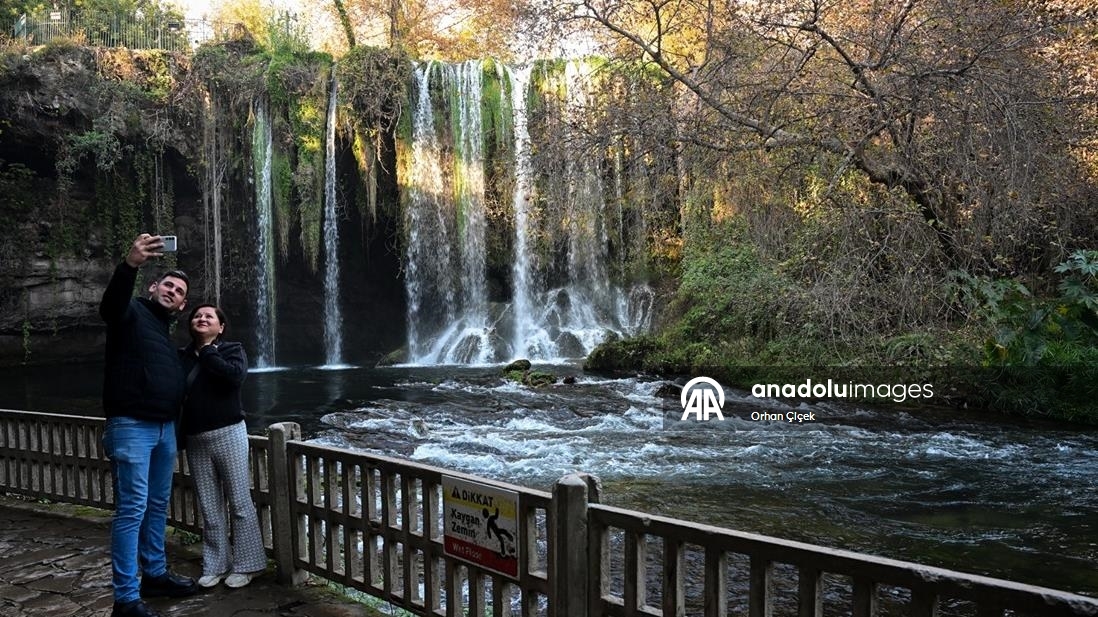 Düden Şelalesi dört mevsim ziyaretçi ağırlıyor