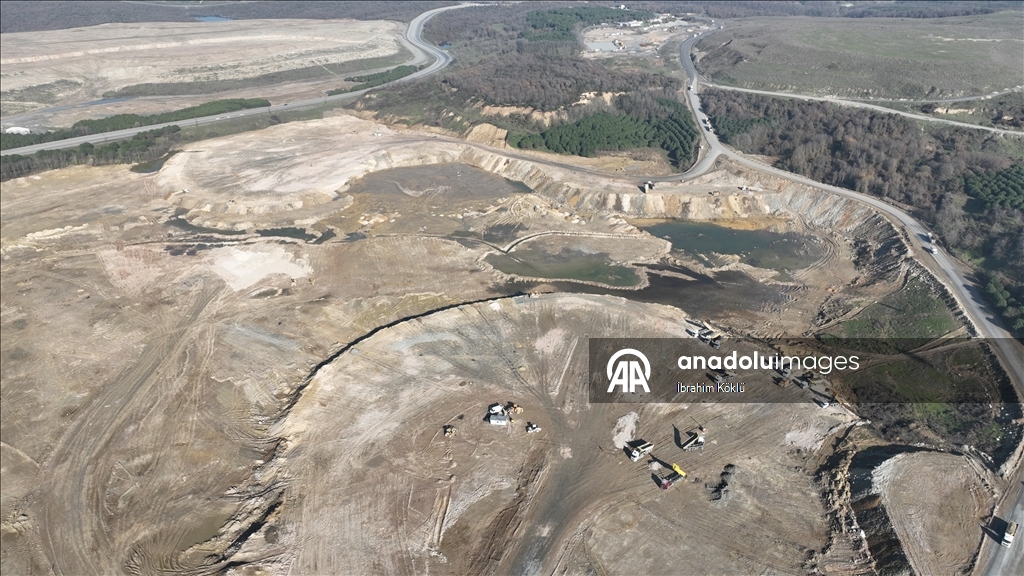 Uzmanlardan Arnavutköy'deki Mavi Göl için "korunabilirdi" eleştirisi