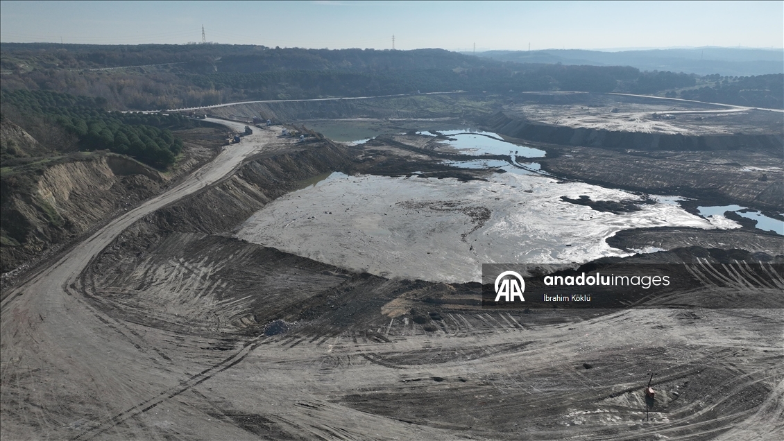 Uzmanlardan Arnavutköy'deki Mavi Göl için "korunabilirdi" eleştirisi