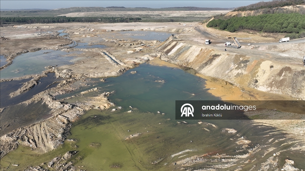 Uzmanlardan Arnavutköy'deki Mavi Göl için "korunabilirdi" eleştirisi