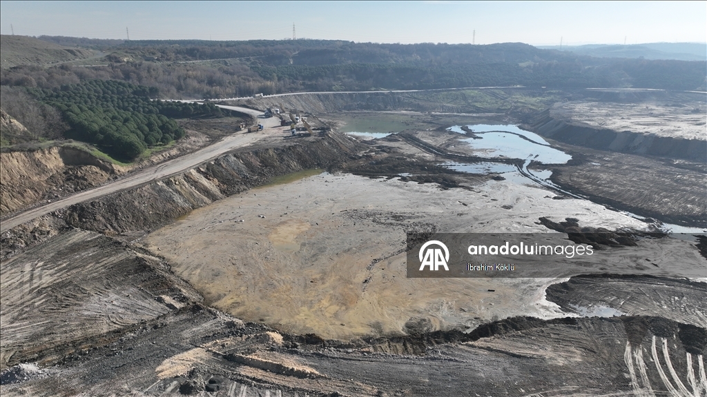 Uzmanlardan Arnavutköy'deki Mavi Göl için "korunabilirdi" eleştirisi