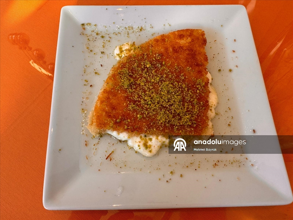 سرها بجبنها.. كنافة أنطاكيا التركية بصدارة أفضل حلويات العالم