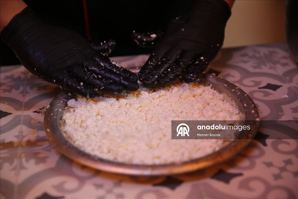 سرها بجبنها.. كنافة أنطاكيا التركية بصدارة أفضل حلويات العالم